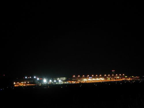 Flughafen Nrnberg bei Nacht