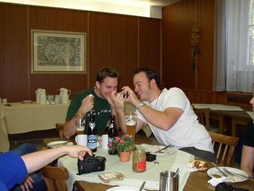 DoktorW & Chef bedrohen sich gegenseitig mit potentiellen Enthllungsfotos