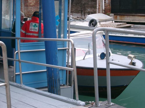 Der Bootsanleger f�r Krankentransportboote