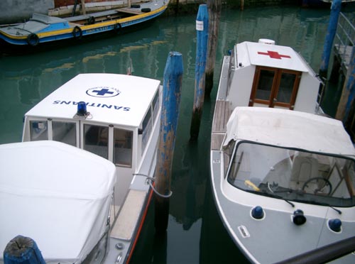 Der Bootsanleger f�r Krankentransportboote